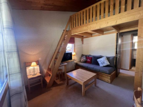 Apt Méribel, balcon, aux pieds des pistes, proche commerces - FR-1-355-240